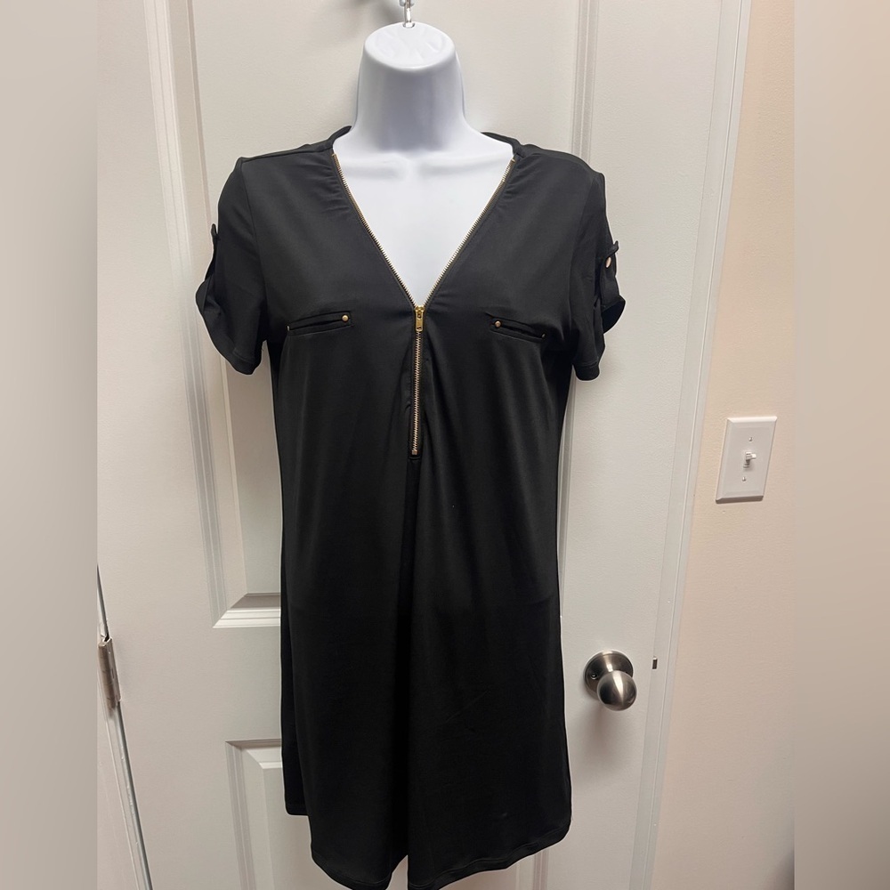 Mauve Black Modern V-Neck Zip-Front Shift Dress - Small